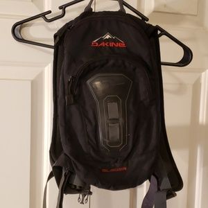 Dakine snowboarding mtb cycling hydration backpack